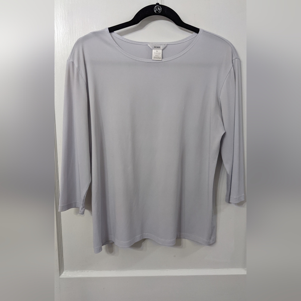 Light Gray 3/4 Sleeve Top Size XL Fiore
